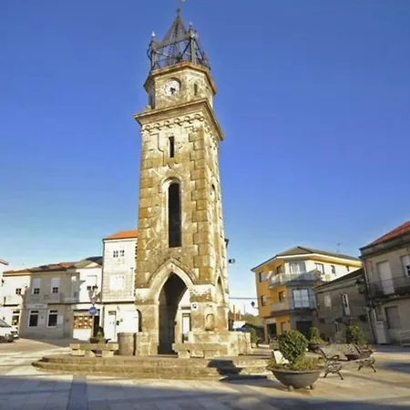 Casa Ourense بيت للعطل *